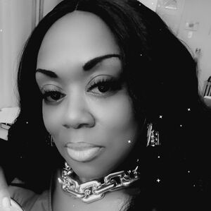 Meet your Posher, Ebony